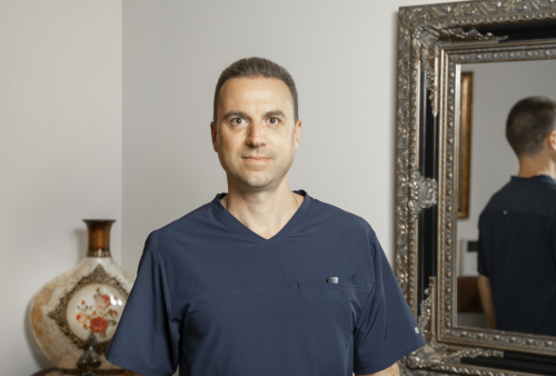 д-р Петър Костов